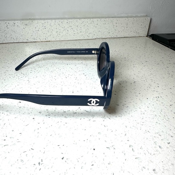 Chanel - Picture 5 of 5